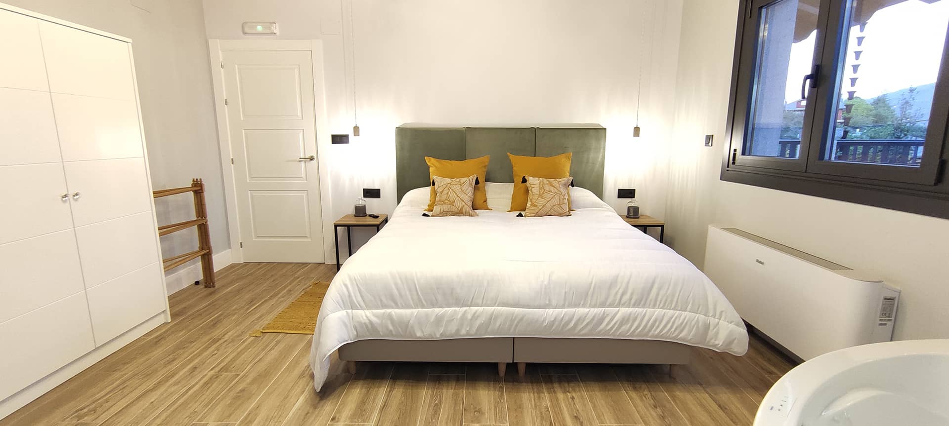 Apartamento 3 Premium Tremiñá - Ventanas con vistas al valle de Valdeorras